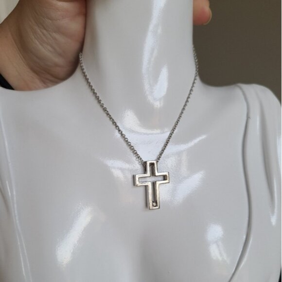 Vintage Sterling Silver Chunky CZ Crystal Cross Pendant Necklace - Picture 4 of 13